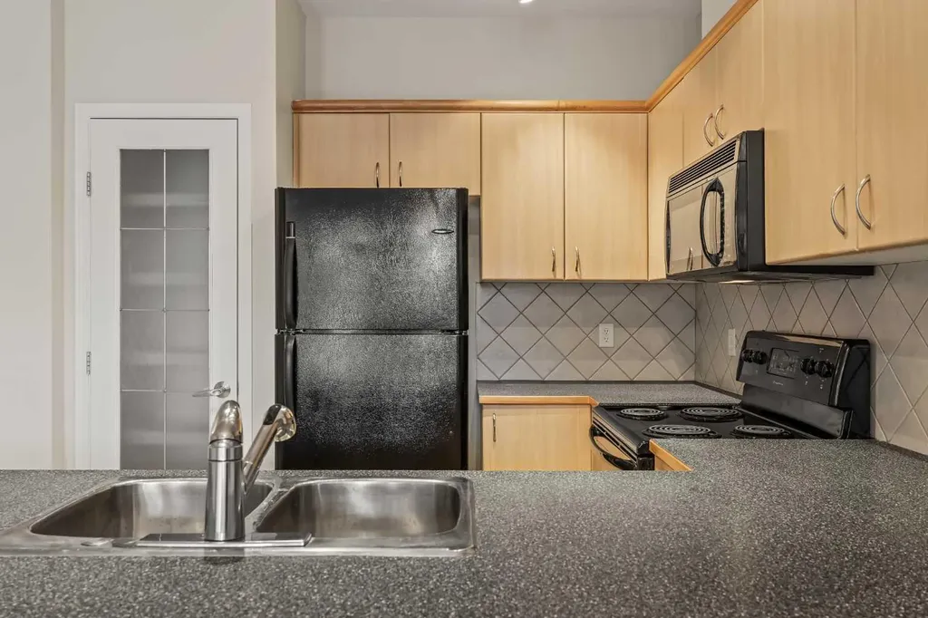 3651 Marda Link SW Calgary AB T3T 6J7