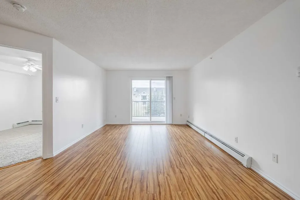 4975 130 Avenue SE Calgary AB T2Z 4M4