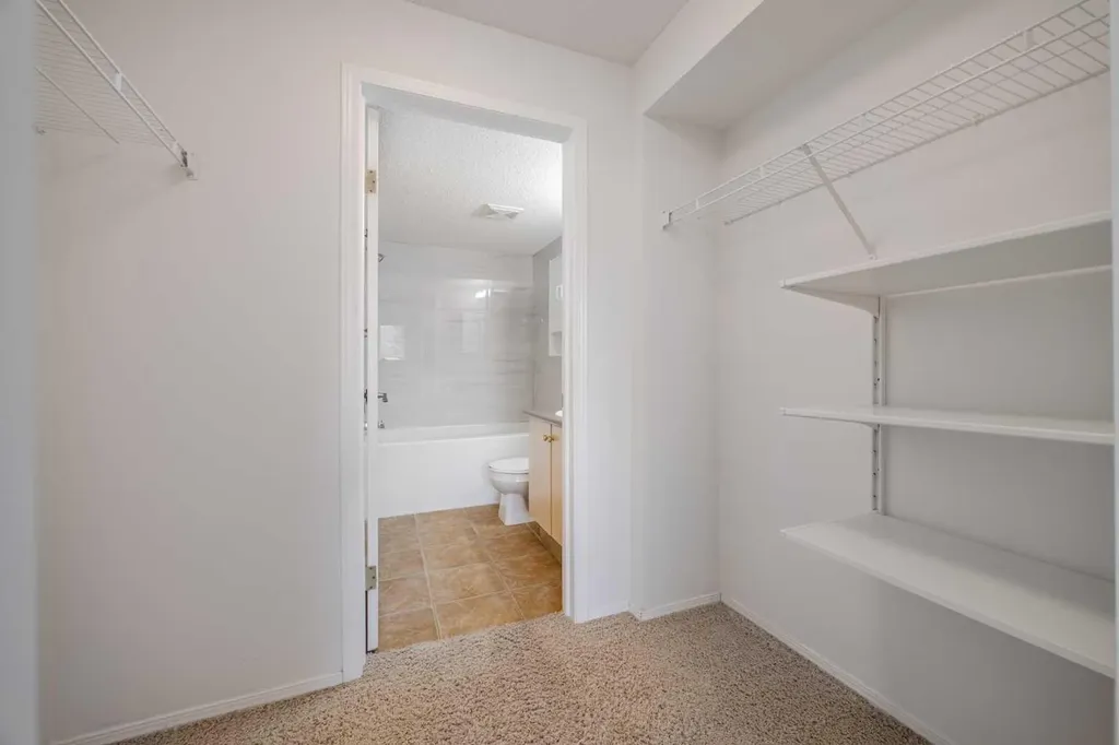 4975 130 Avenue SE Calgary AB T2Z 4M4