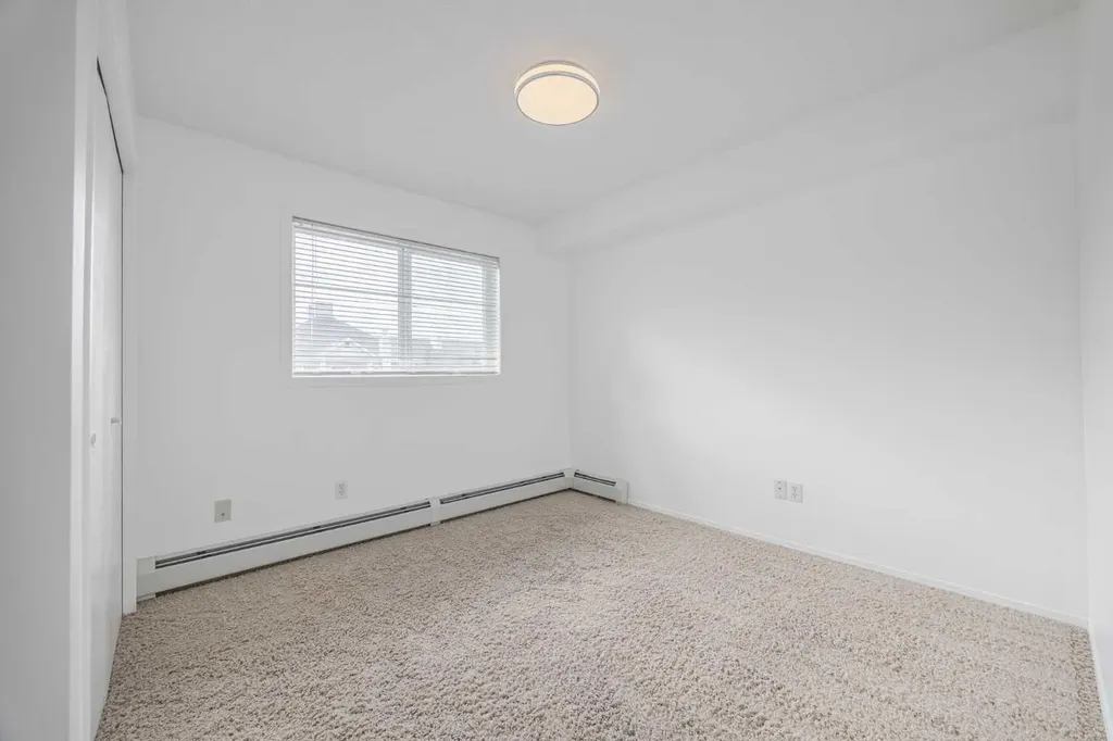4975 130 Avenue SE Calgary AB T2Z 4M4
