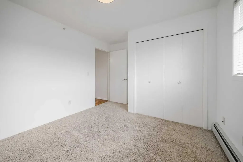 4975 130 Avenue SE Calgary AB T2Z 4M4