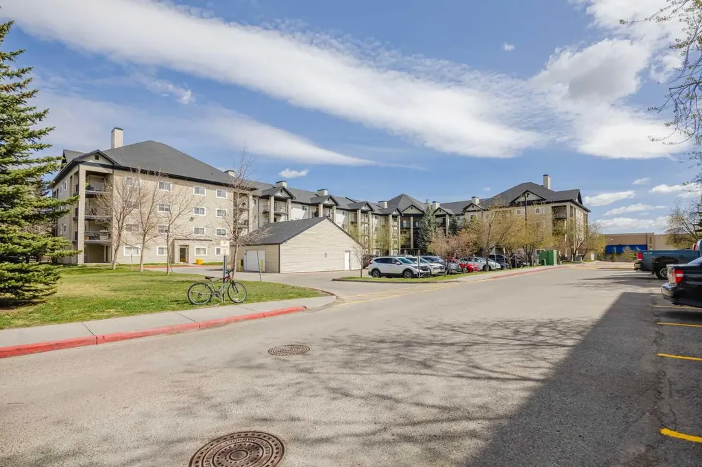 4975 130 Avenue SE Calgary AB T2Z 4M4