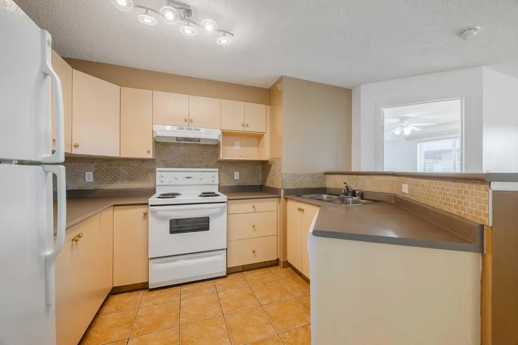 4975 130 Avenue SE Calgary AB T2Z 4M4