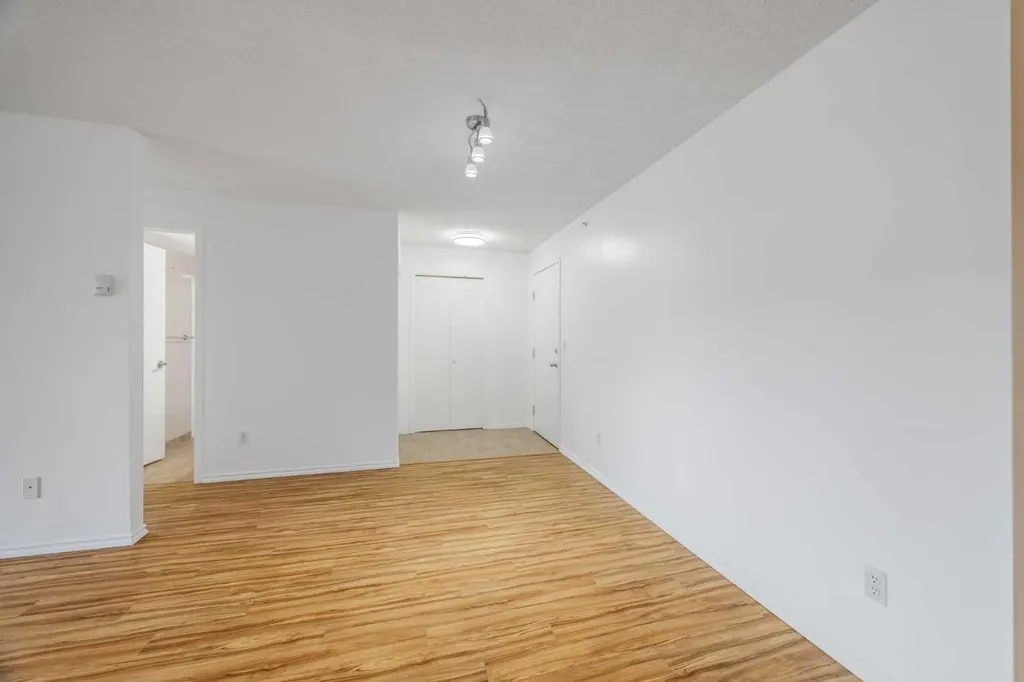 4975 130 Avenue SE Calgary AB T2Z 4M4