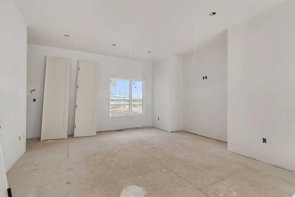 99 South Shore Road Chestermere AB T1X 3G2