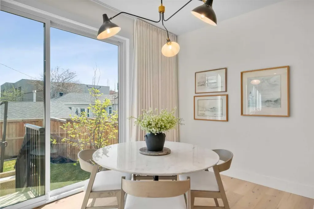 2853 14 Avenue SW Calgary AB T3C 3W8