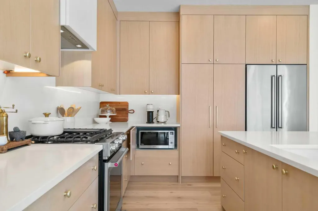 2853 14 Avenue SW Calgary AB T3C 3W8