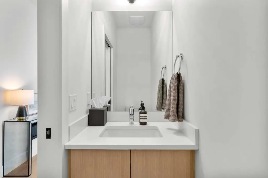 2853 14 Avenue SW Calgary AB T3C 3W8