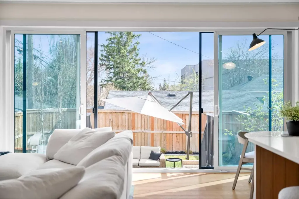 2853 14 Avenue SW Calgary AB T3C 3W8