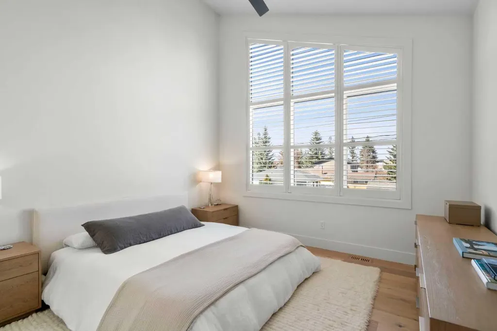 2853 14 Avenue SW Calgary AB T3C 3W8
