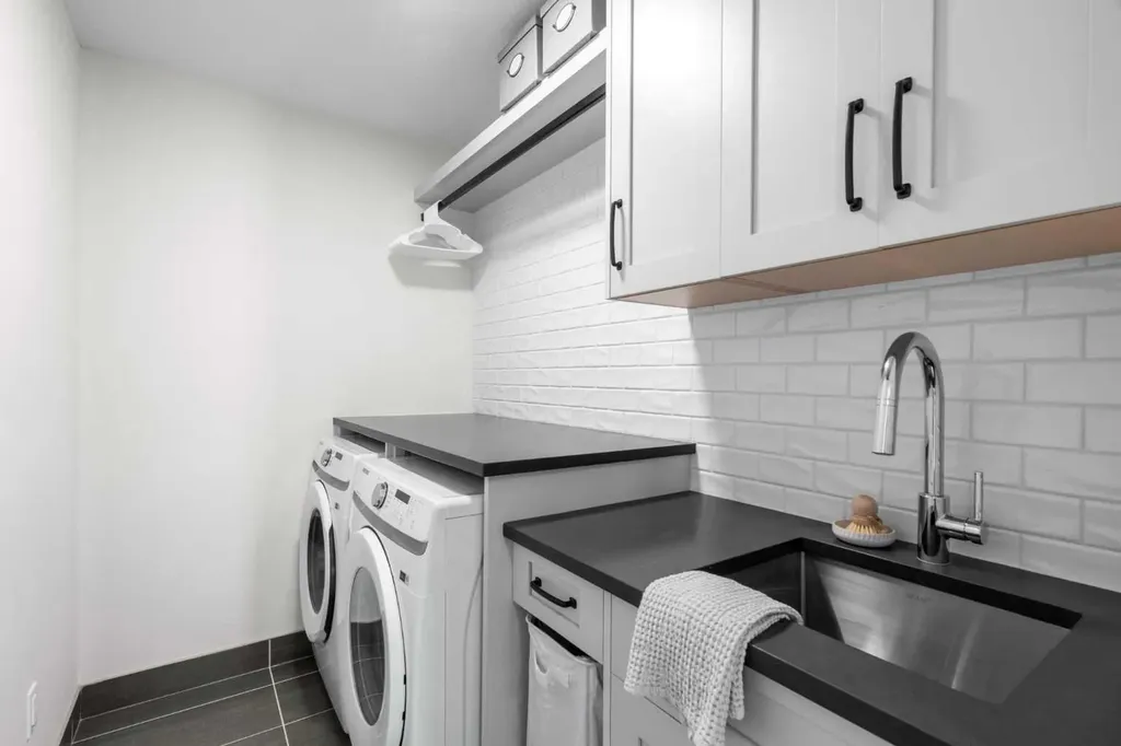 2853 14 Avenue SW Calgary AB T3C 3W8