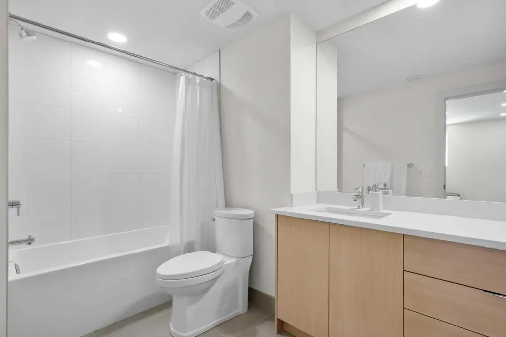 2853 14 Avenue SW Calgary AB T3C 3W8