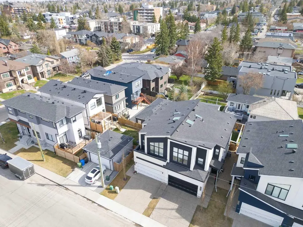 2853 14 Avenue SW Calgary AB T3C 3W8