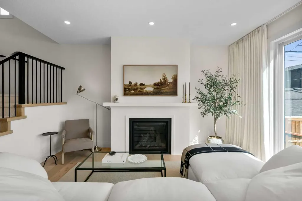 2853 14 Avenue SW Calgary AB T3C 3W8