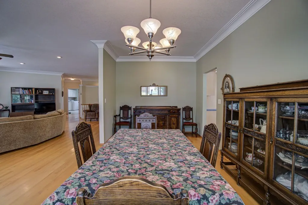 224 52 Avenue W Claresholm AB T0L 0T0