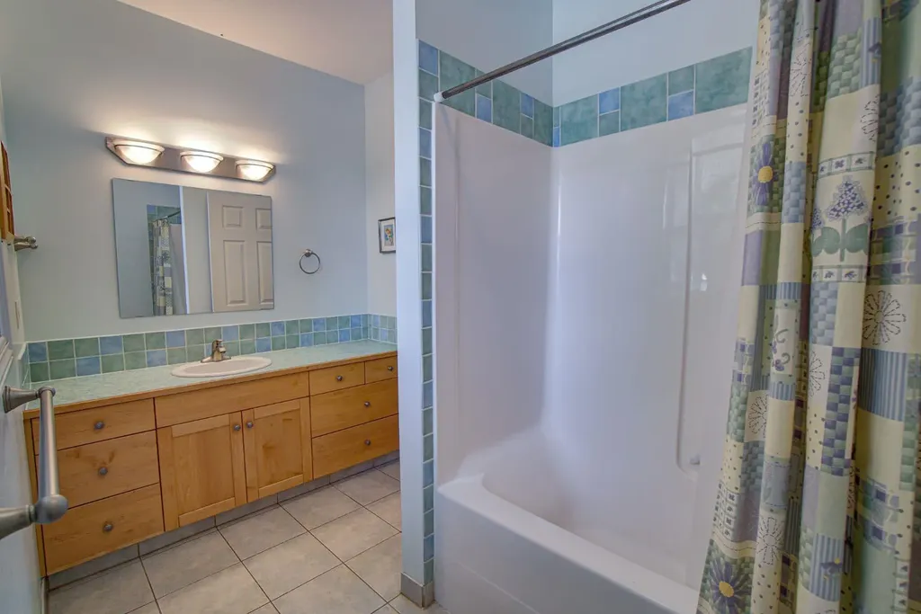 224 52 Avenue W Claresholm AB T0L 0T0