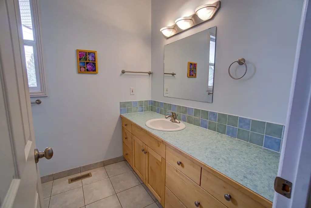 224 52 Avenue W Claresholm AB T0L 0T0