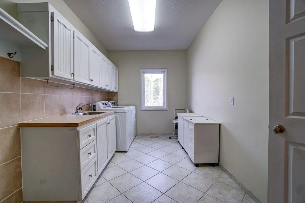 224 52 Avenue W Claresholm AB T0L 0T0