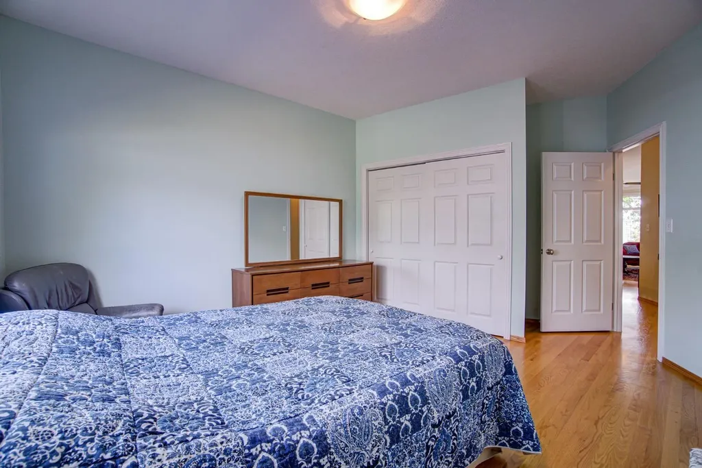 224 52 Avenue W Claresholm AB T0L 0T0