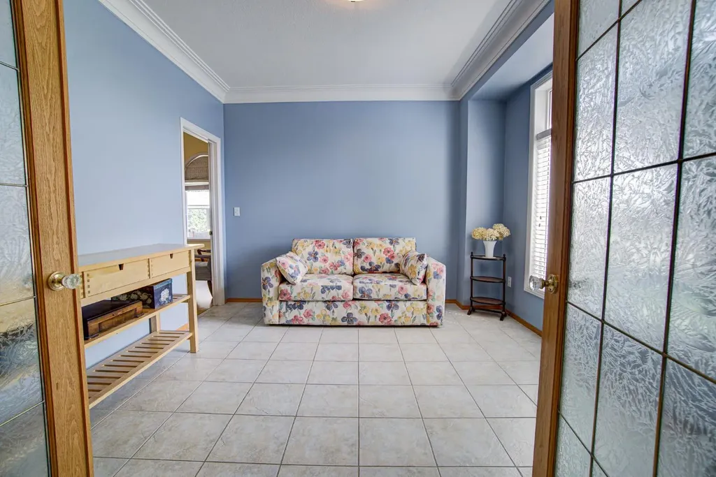 224 52 Avenue W Claresholm AB T0L 0T0