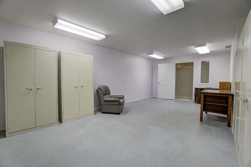 224 52 Avenue W Claresholm AB T0L 0T0
