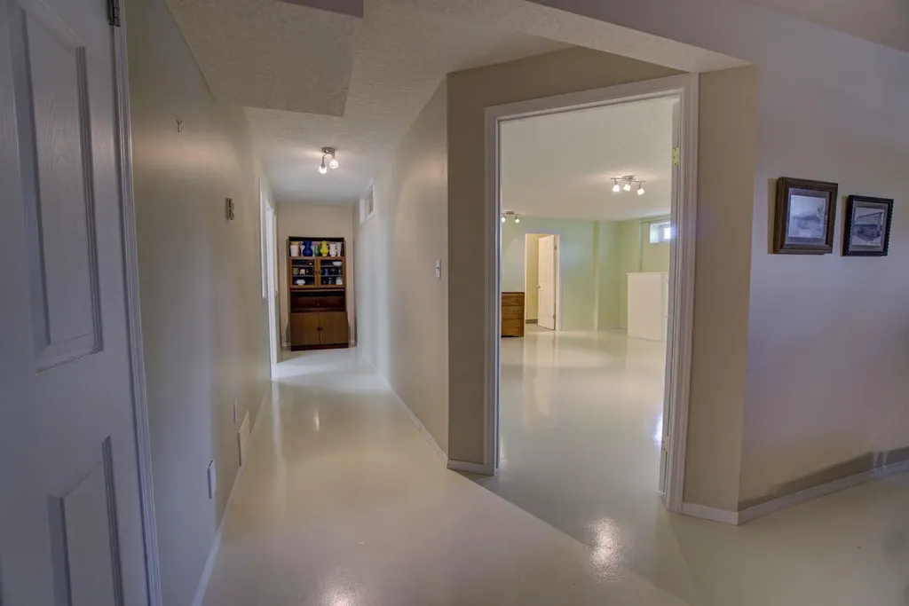 224 52 Avenue W Claresholm AB T0L 0T0