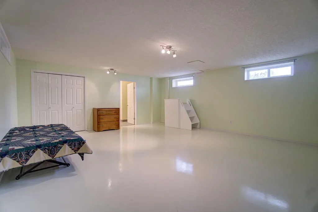 224 52 Avenue W Claresholm AB T0L 0T0