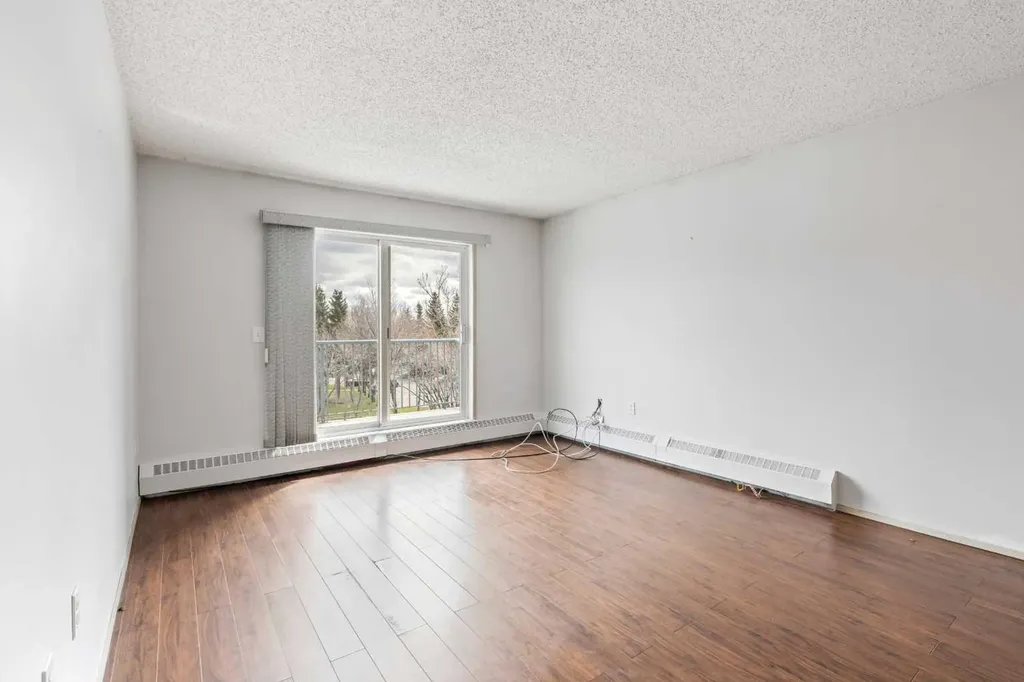 10 Dover Point SE Calgary AB T2B3J8