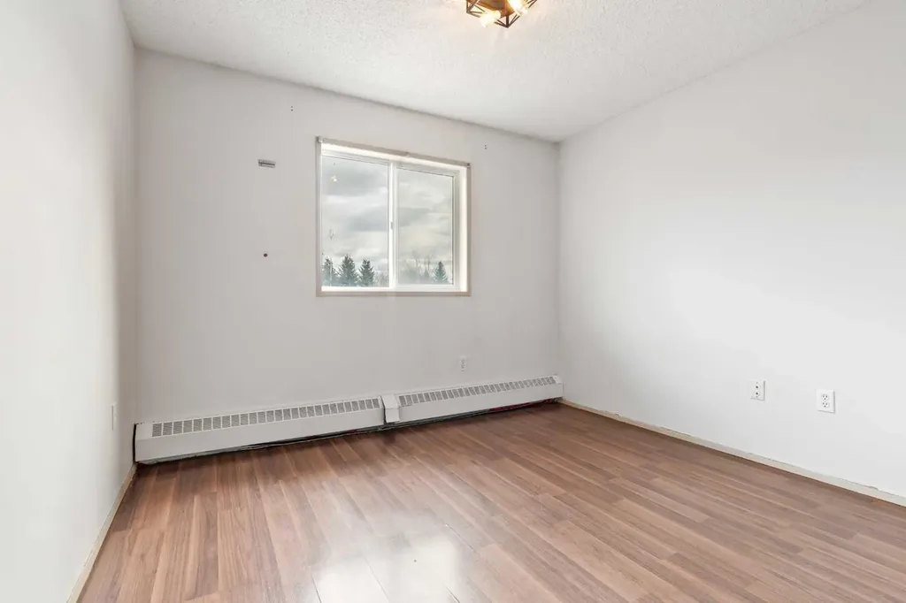 10 Dover Point SE Calgary AB T2B3J8
