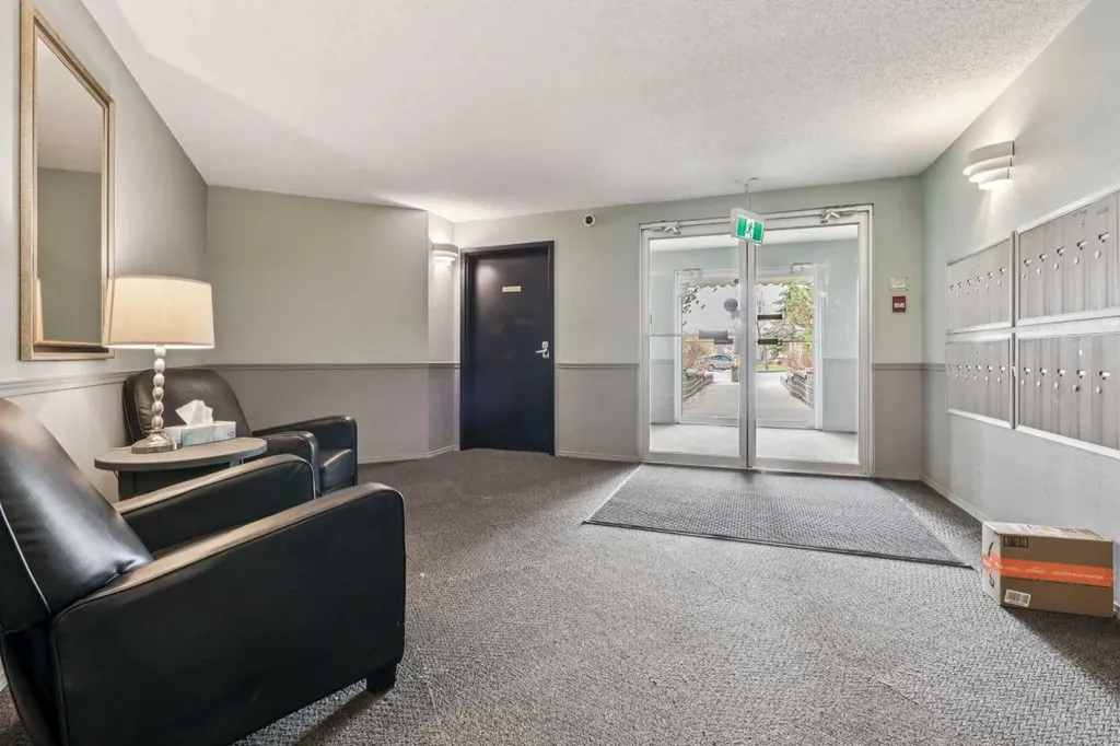 10 Dover Point SE Calgary AB T2B3J8