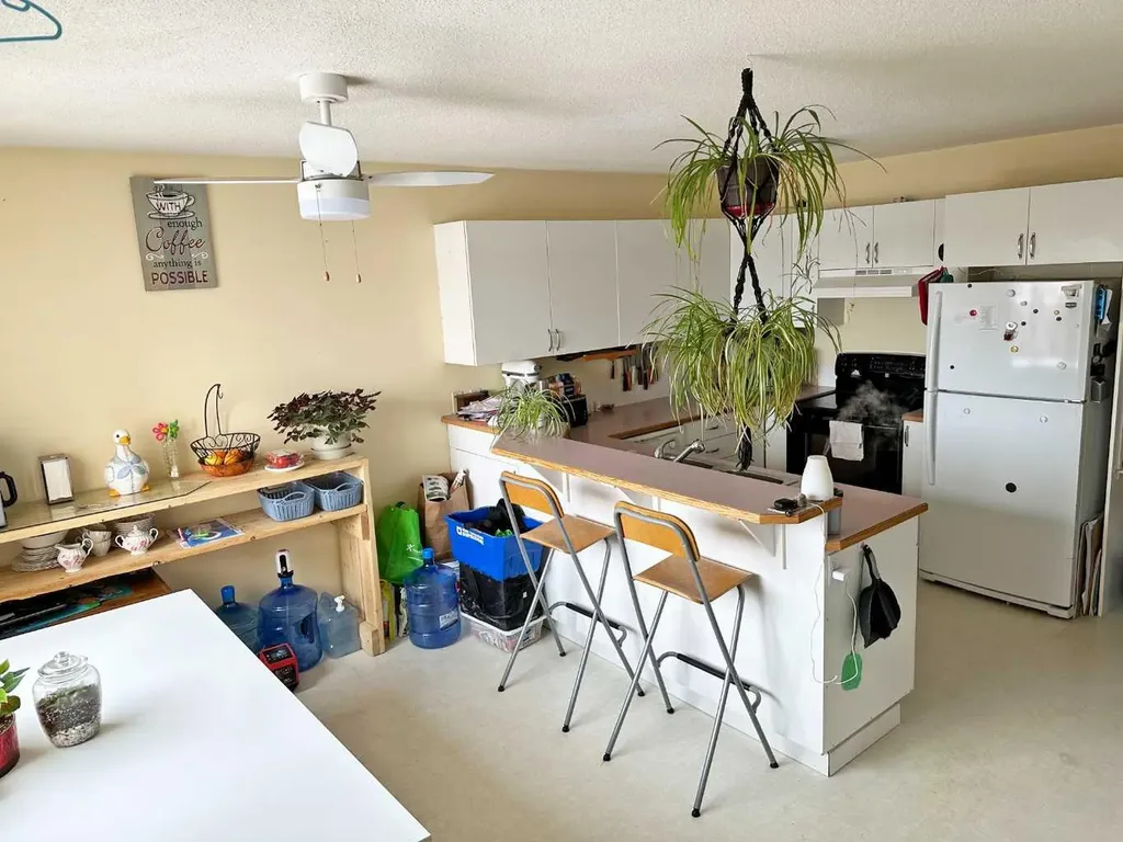 4804 Landsdown Avenue Blackfalds AB T0M 0J0