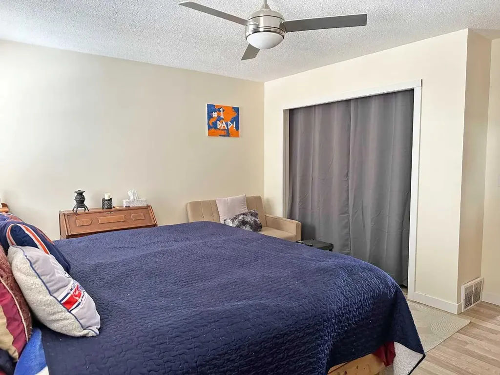 4804 Landsdown Avenue Blackfalds AB T0M 0J0