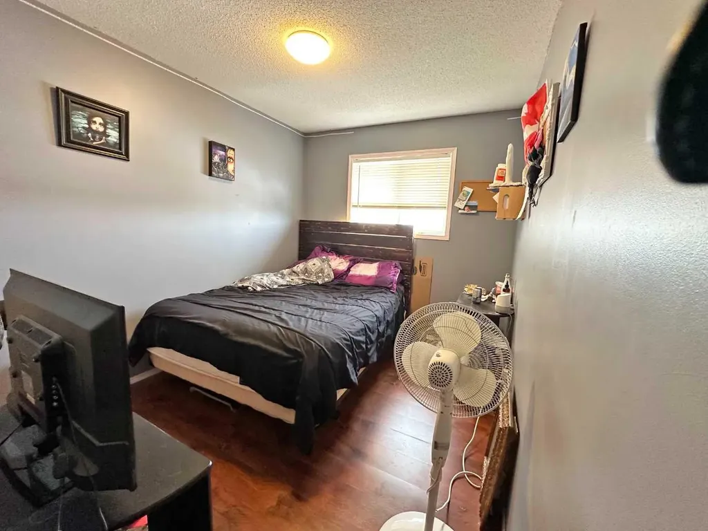 4804 Landsdown Avenue Blackfalds AB T0M 0J0