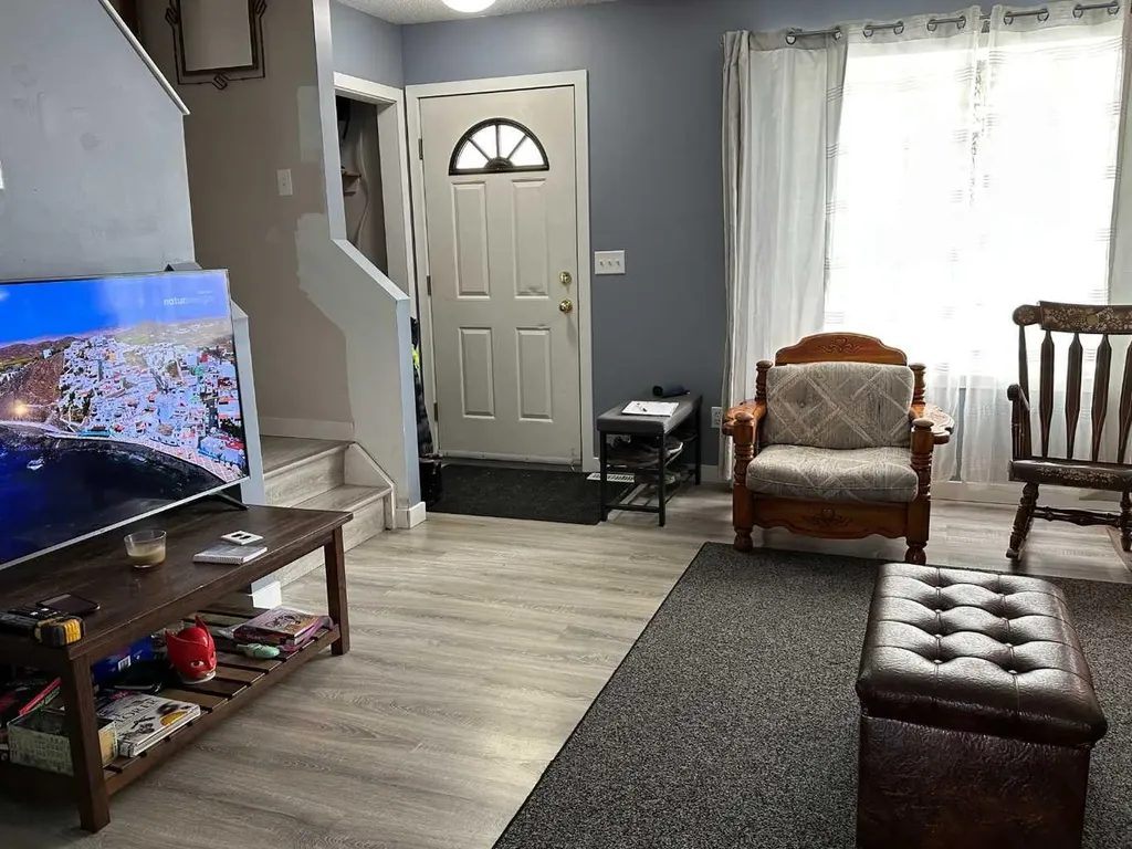 4804 Landsdown Avenue Blackfalds AB T0M 0J0