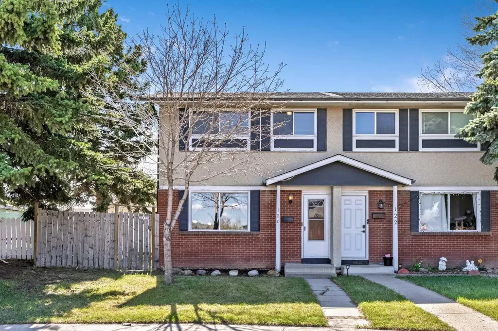 120 Pennsburg Way SE Calgary AB T2A 2J5