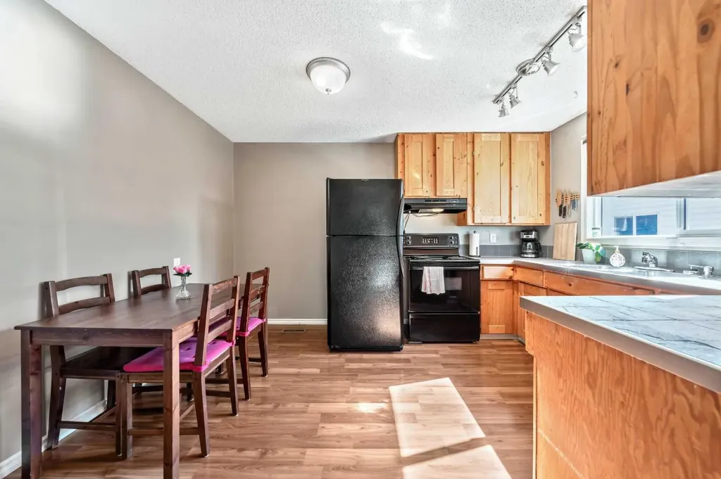 120 Pennsburg Way SE Calgary AB T2A 2J5