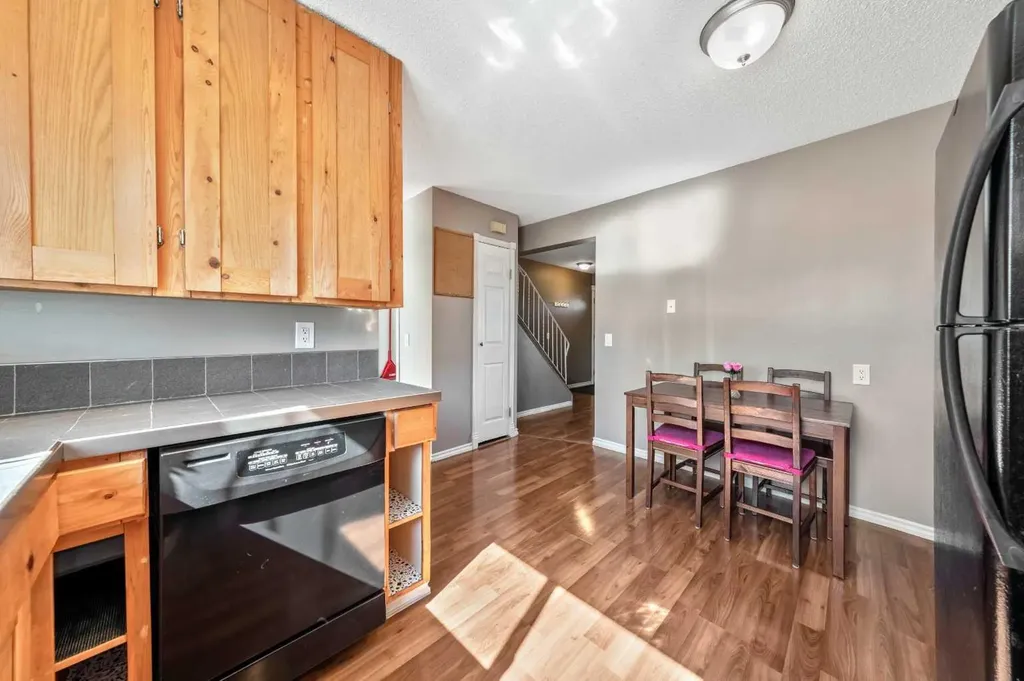 120 Pennsburg Way SE Calgary AB T2A 2J5
