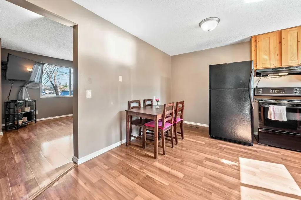 120 Pennsburg Way SE Calgary AB T2A 2J5
