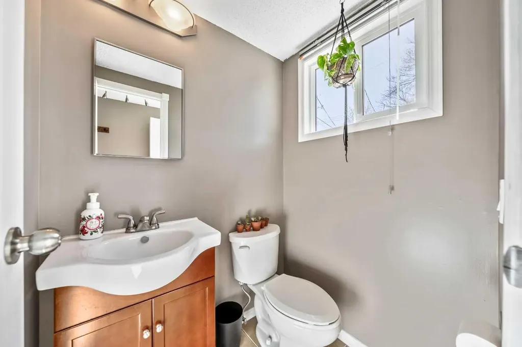 120 Pennsburg Way SE Calgary AB T2A 2J5