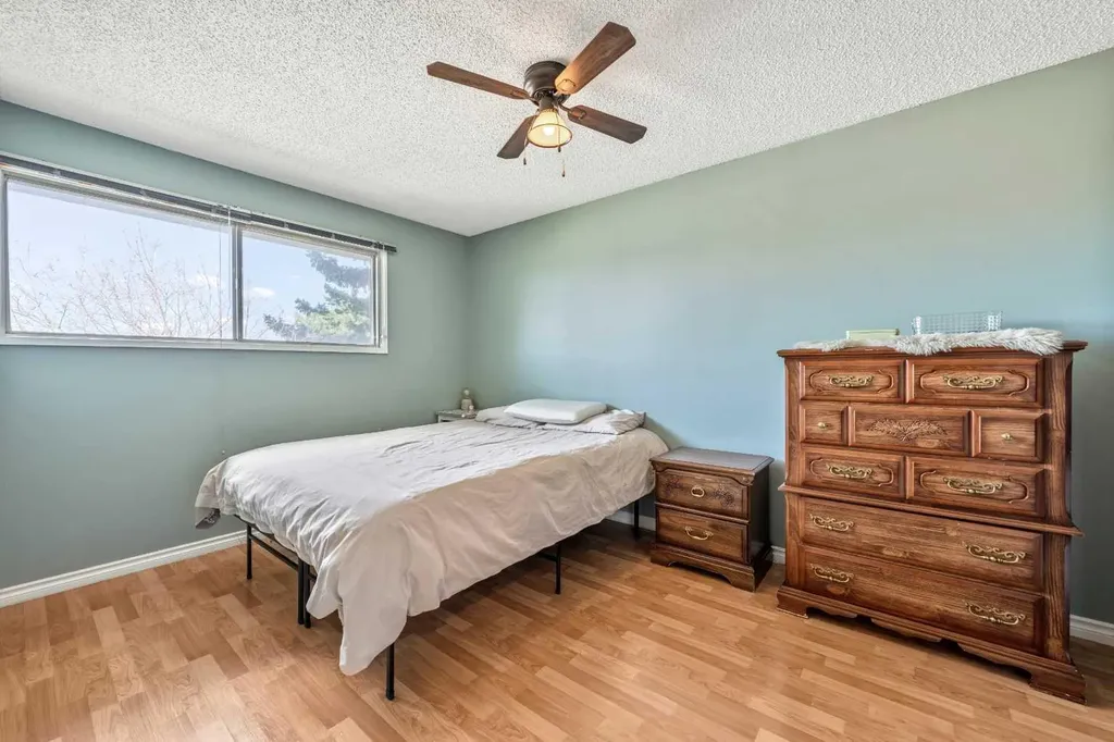 120 Pennsburg Way SE Calgary AB T2A 2J5