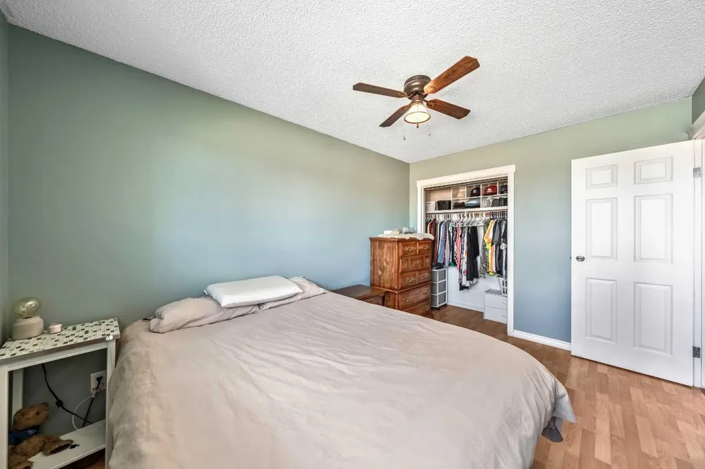 120 Pennsburg Way SE Calgary AB T2A 2J5