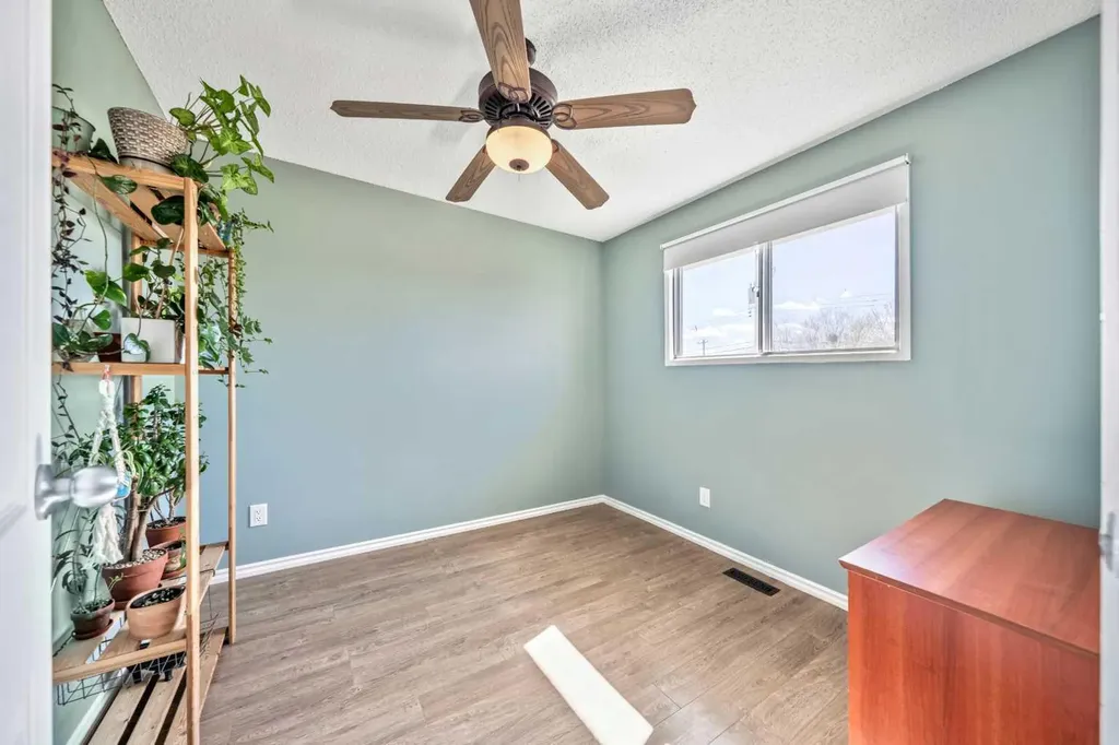 120 Pennsburg Way SE Calgary AB T2A 2J5