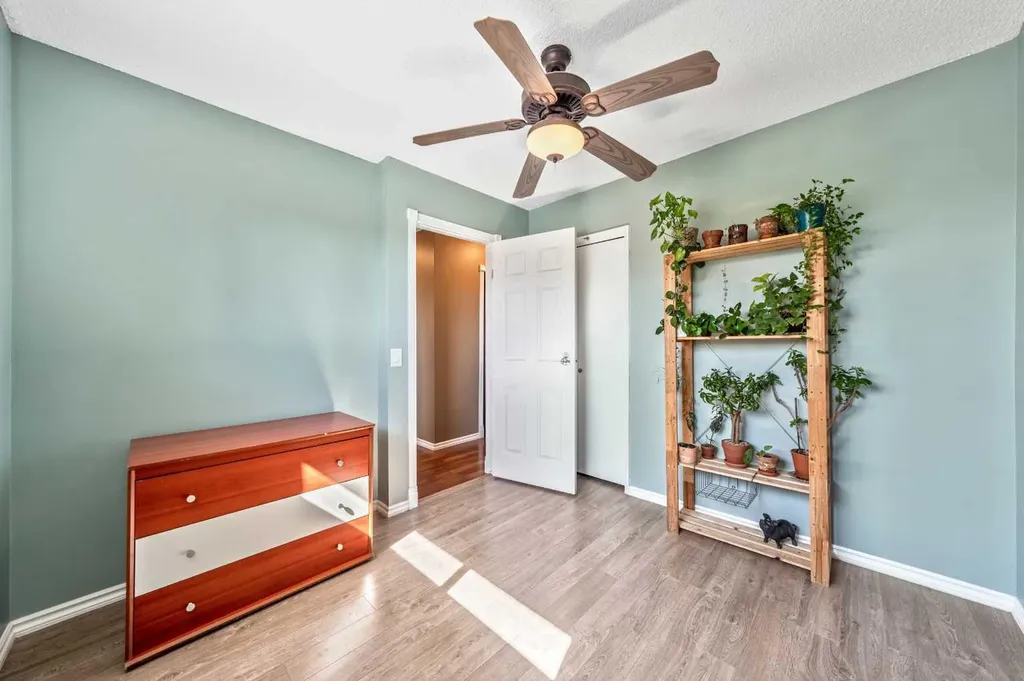 120 Pennsburg Way SE Calgary AB T2A 2J5