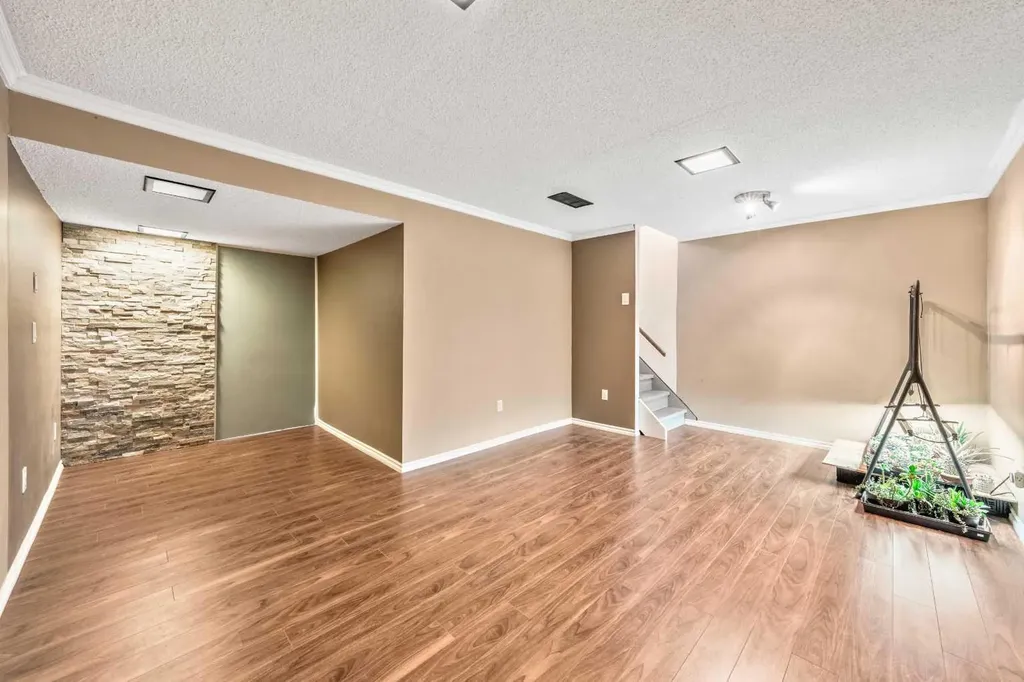 120 Pennsburg Way SE Calgary AB T2A 2J5