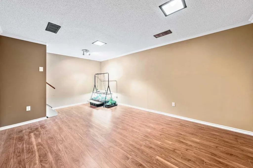 120 Pennsburg Way SE Calgary AB T2A 2J5