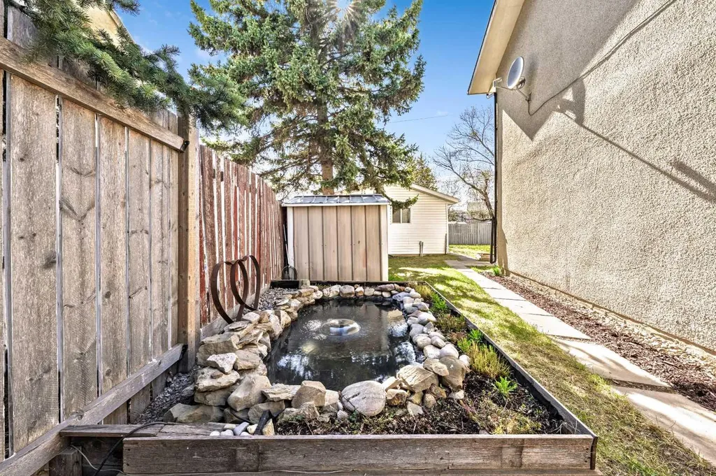 120 Pennsburg Way SE Calgary AB T2A 2J5