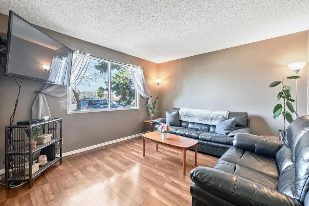 120 Pennsburg Way SE Calgary AB T2A 2J5