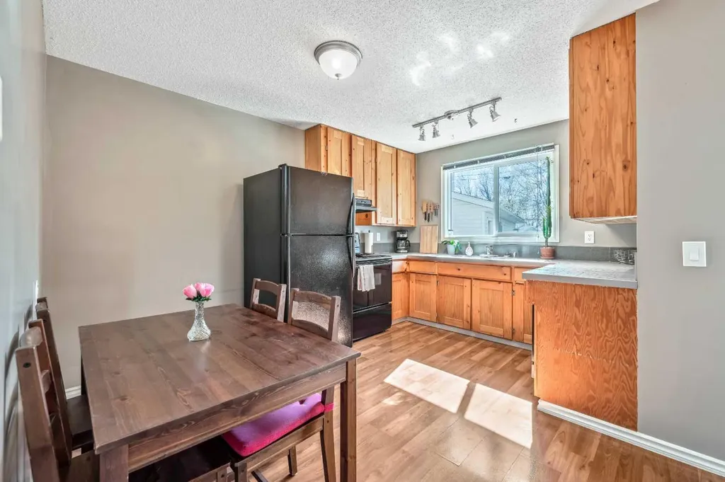 120 Pennsburg Way SE Calgary AB T2A 2J5