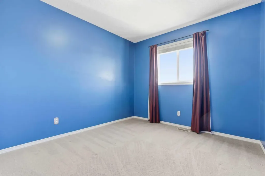 49 Evermeadow Manor SW Calgary AB T2Y 4W8