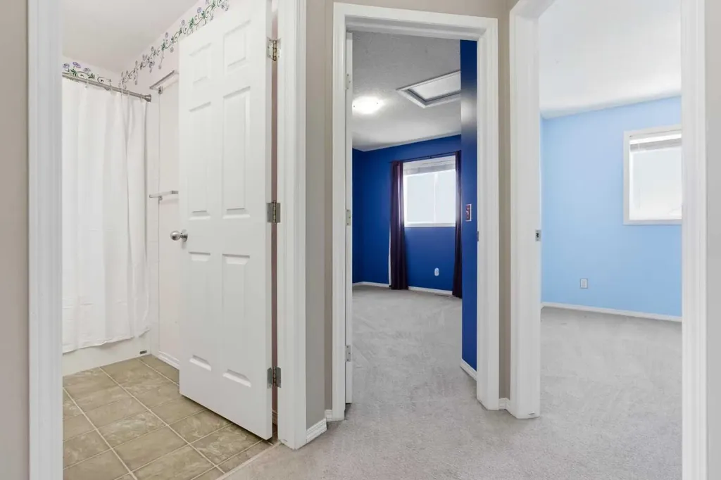 49 Evermeadow Manor SW Calgary AB T2Y 4W8